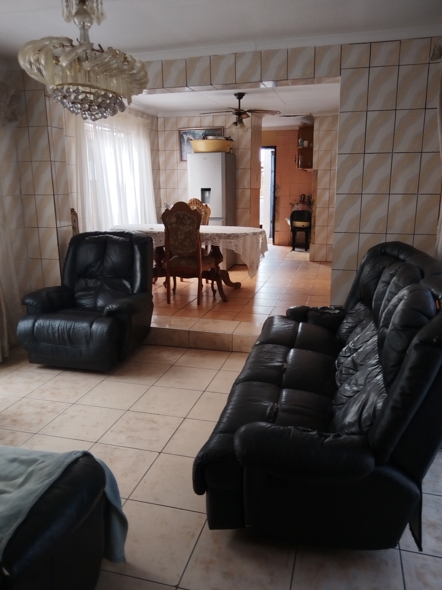 3 Bedroom Property for Sale in Belgravia Northern Cape